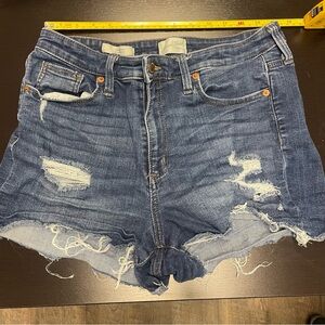 Women’s Universal Thread High Rise Mini Size 12/31 Blue Jean Shorts